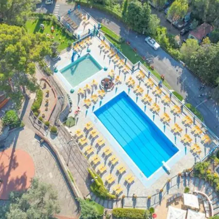 Mobile In Ferienresidenz Mit Pool, Cleaning Included فيلانويفا دي ألبينجا